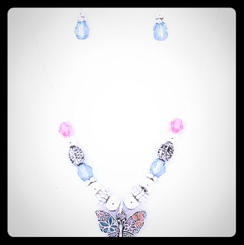 Sedalia Designs Girls Butterfly Necklace Set